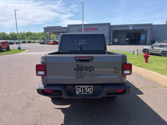 2021 Sting-Gray Clearcoat Jeep Gladiator Willys 4X4 Truck