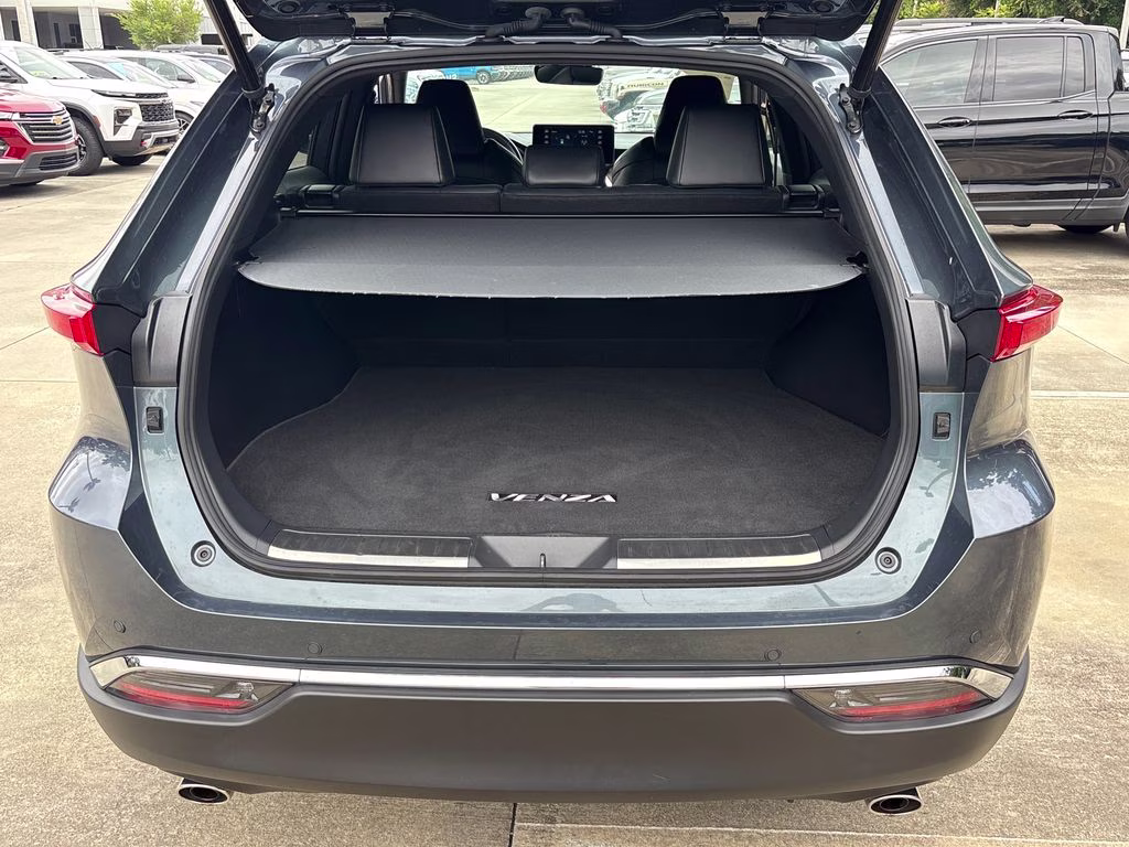 2022 Coastal Gray Toyota Venza XLE AWD SUV