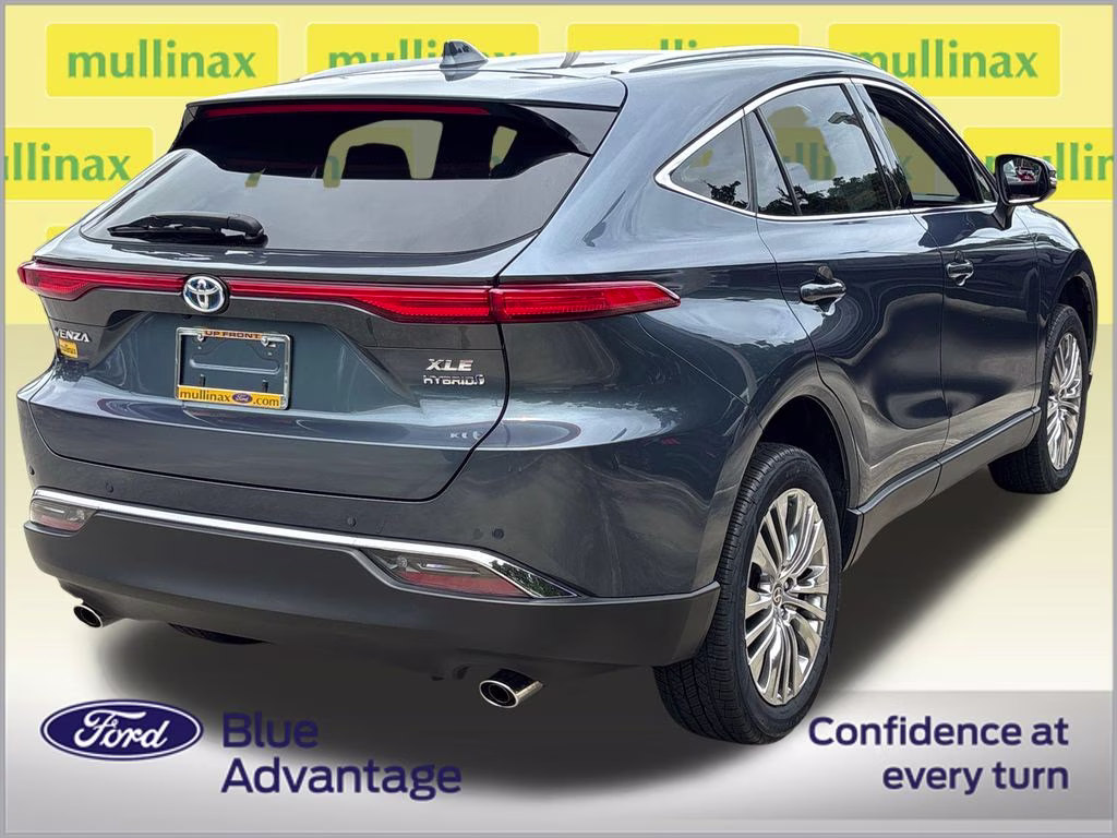 2022 Coastal Gray Toyota Venza XLE AWD SUV
