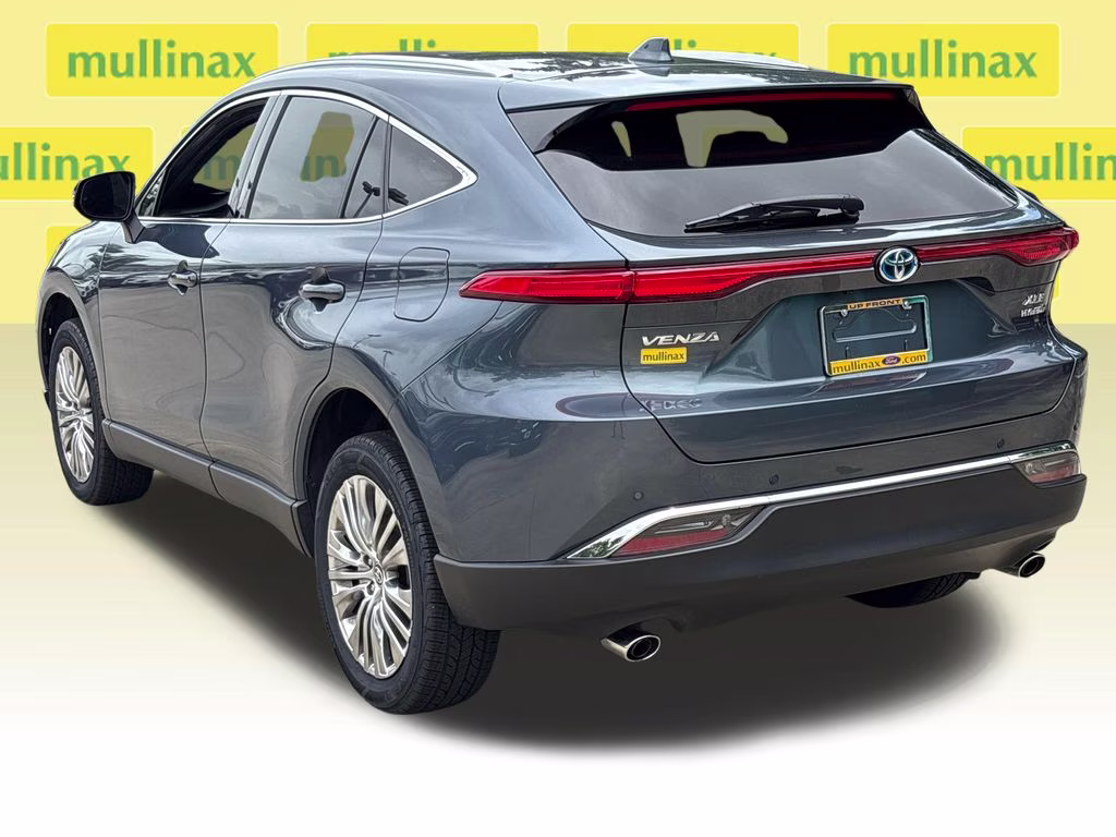 2022 Coastal Gray Toyota Venza XLE AWD SUV