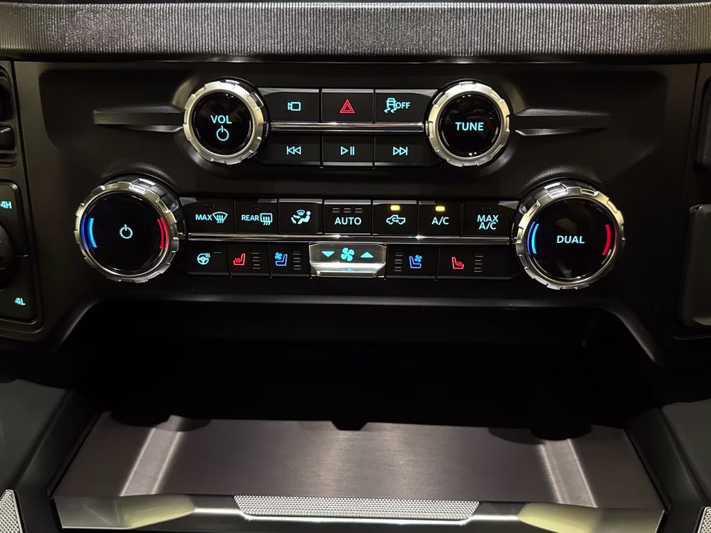 2026 Avalanche Ford Super Duty F-250 SRW Platinum 4X4 Truck