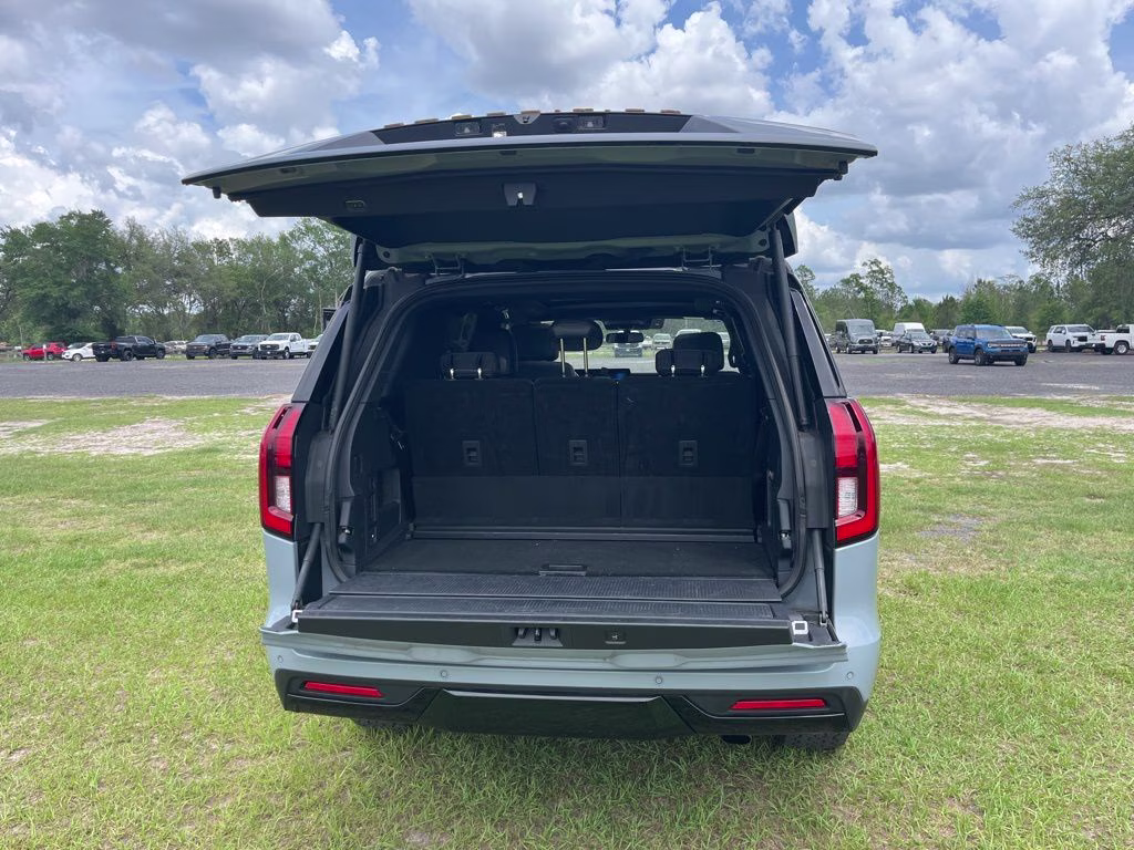 2025 Gray Metallic Ford Expedition Tremor 4X4 SUV