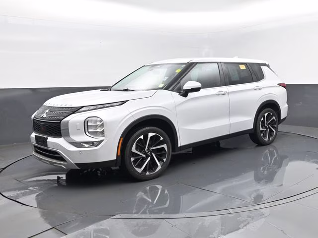 2023 Mitsubishi Outlander SE S-AWC's photo