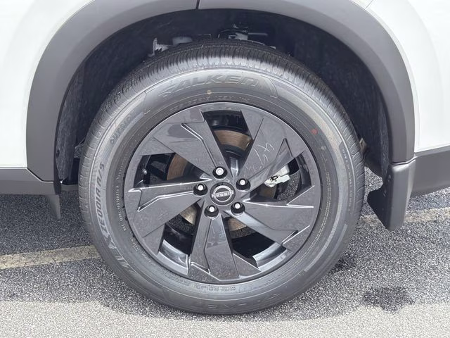 2026 Everest White Pearl Tricoat Nissan Rogue SV FWD SUV