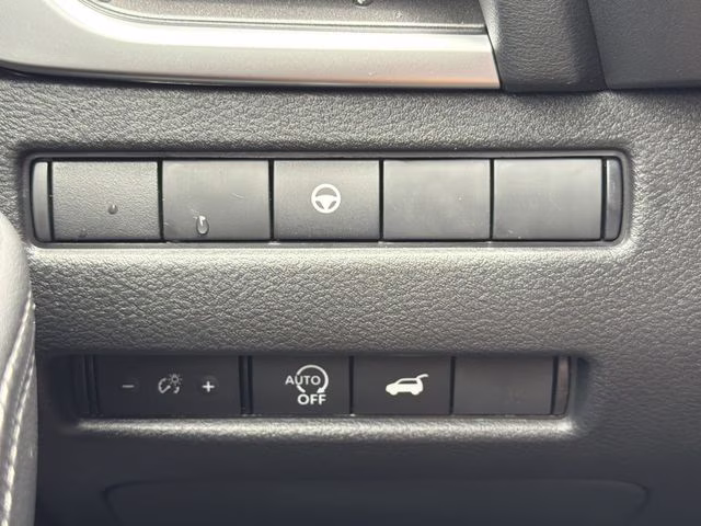 2026 Everest White Pearl Tricoat Nissan Rogue SV FWD SUV