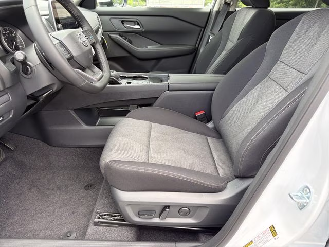 2026 Everest White Pearl Tricoat Nissan Rogue SV FWD SUV