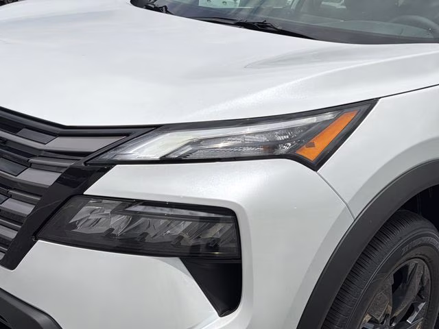 2026 Everest White Pearl Tricoat Nissan Rogue SV FWD SUV