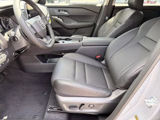 2026 Boulder Gray Pearl Nissan Rogue Dark Armor FWD SUV