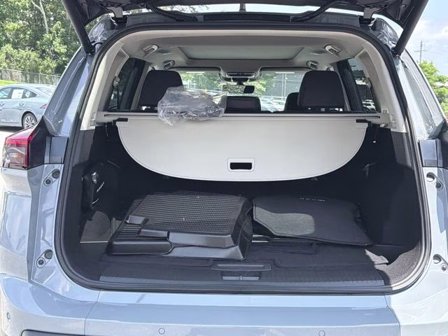 2026 Boulder Gray Pearl Nissan Rogue Dark Armor FWD SUV