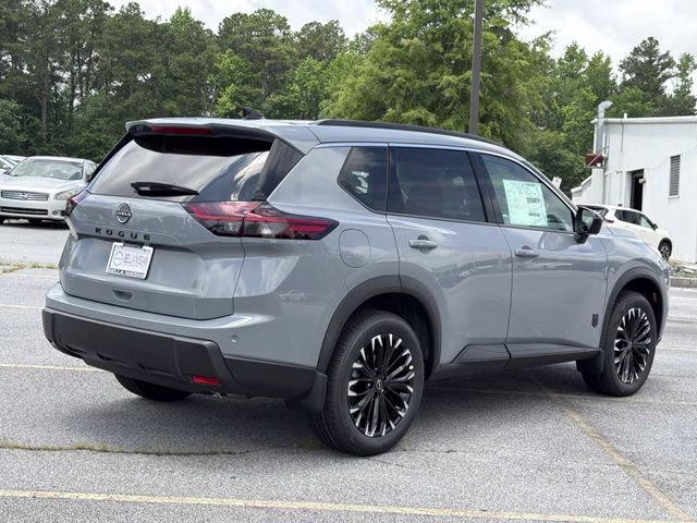 2026 Boulder Gray Pearl Nissan Rogue Dark Armor FWD SUV