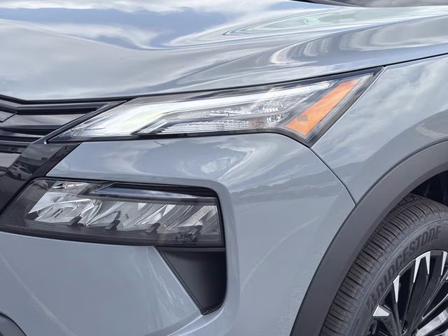 2026 Boulder Gray Pearl Nissan Rogue Dark Armor FWD SUV
