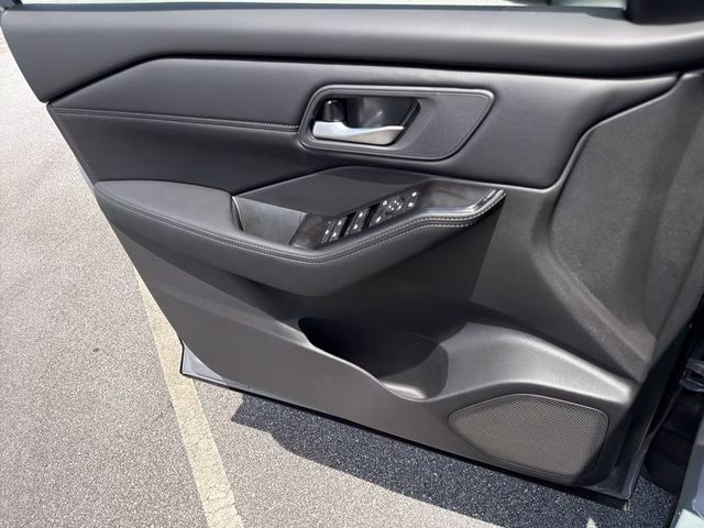 2026 Boulder Gray Pearl Nissan Rogue Dark Armor FWD SUV