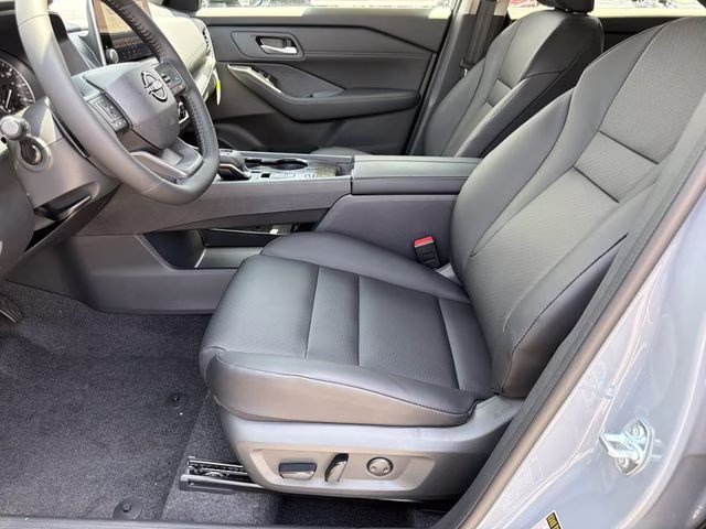 2026 Boulder Gray Pearl Nissan Rogue Dark Armor FWD SUV