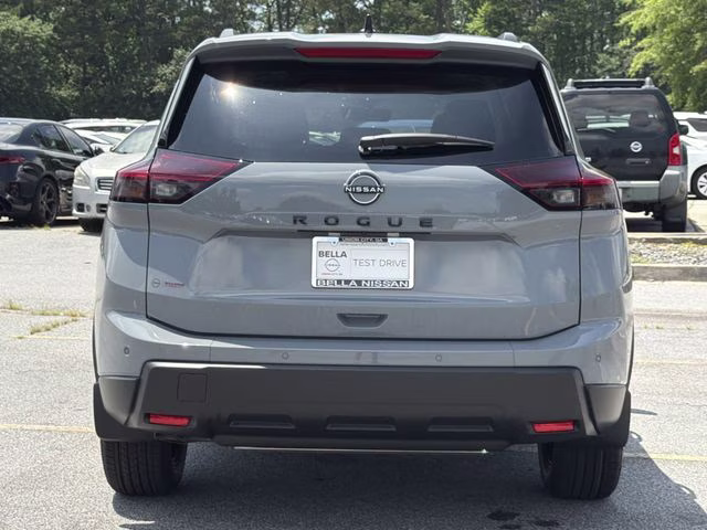 2026 Boulder Gray Pearl Nissan Rogue Dark Armor FWD SUV