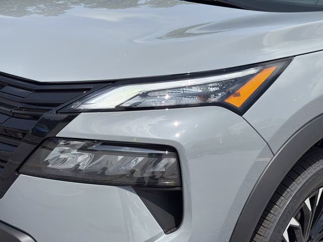 2026 Boulder Gray Pearl Nissan Rogue Dark Armor FWD SUV