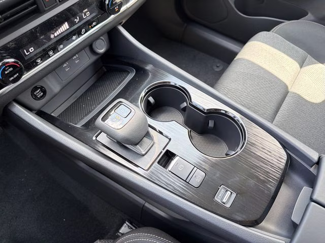 2026 Everest White Pearl Tricoat Nissan Rogue SV FWD SUV