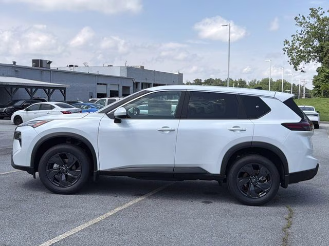 2026 Everest White Pearl Tricoat Nissan Rogue SV FWD SUV