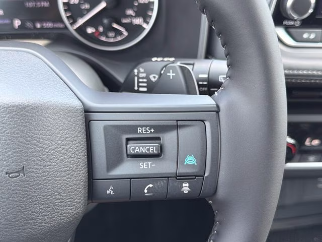 2026 Everest White Pearl Tricoat Nissan Rogue SV FWD SUV
