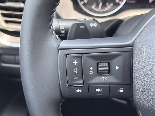2026 Everest White Pearl Tricoat Nissan Rogue SV FWD SUV