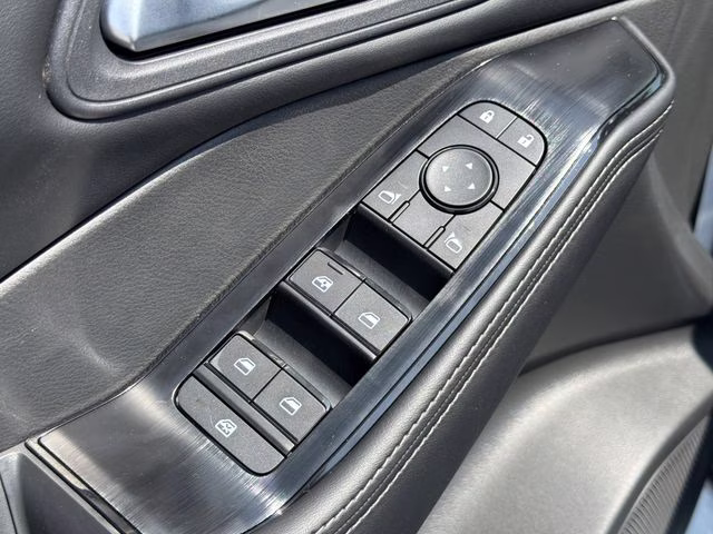 2026 Everest White Pearl Tricoat Nissan Rogue SV FWD SUV