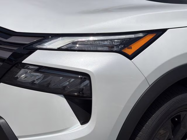 2026 Everest White Pearl Tricoat Nissan Rogue SV FWD SUV