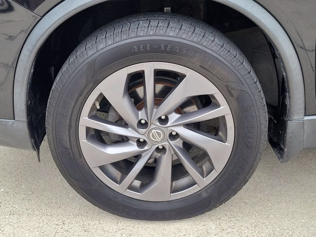 2016 Magnetic Black Nissan Rogue SL AWD SUV