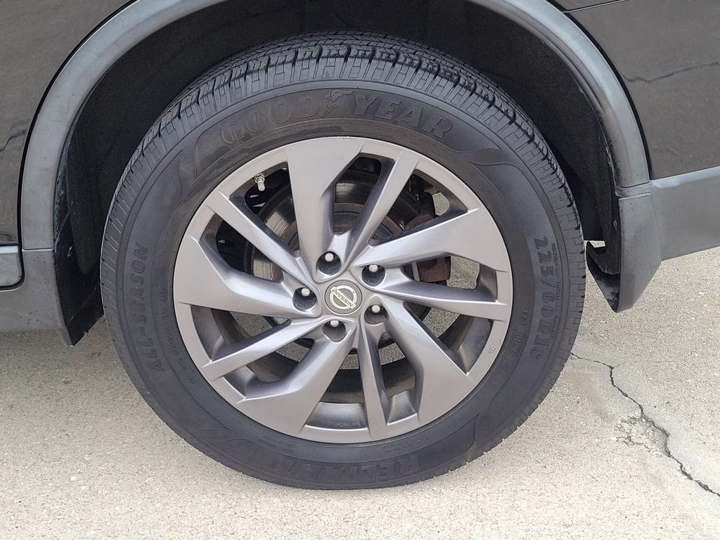 2016 Magnetic Black Nissan Rogue SL AWD SUV