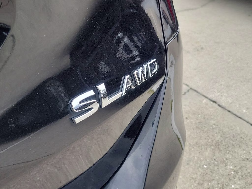 2016 Magnetic Black Nissan Rogue SL AWD SUV