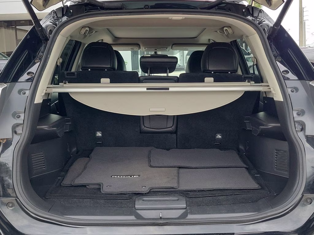 2016 Magnetic Black Nissan Rogue SL AWD SUV