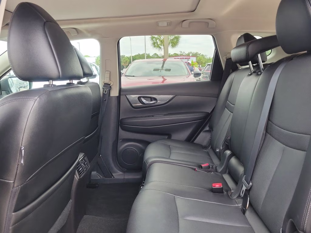 2016 Magnetic Black Nissan Rogue SL AWD SUV