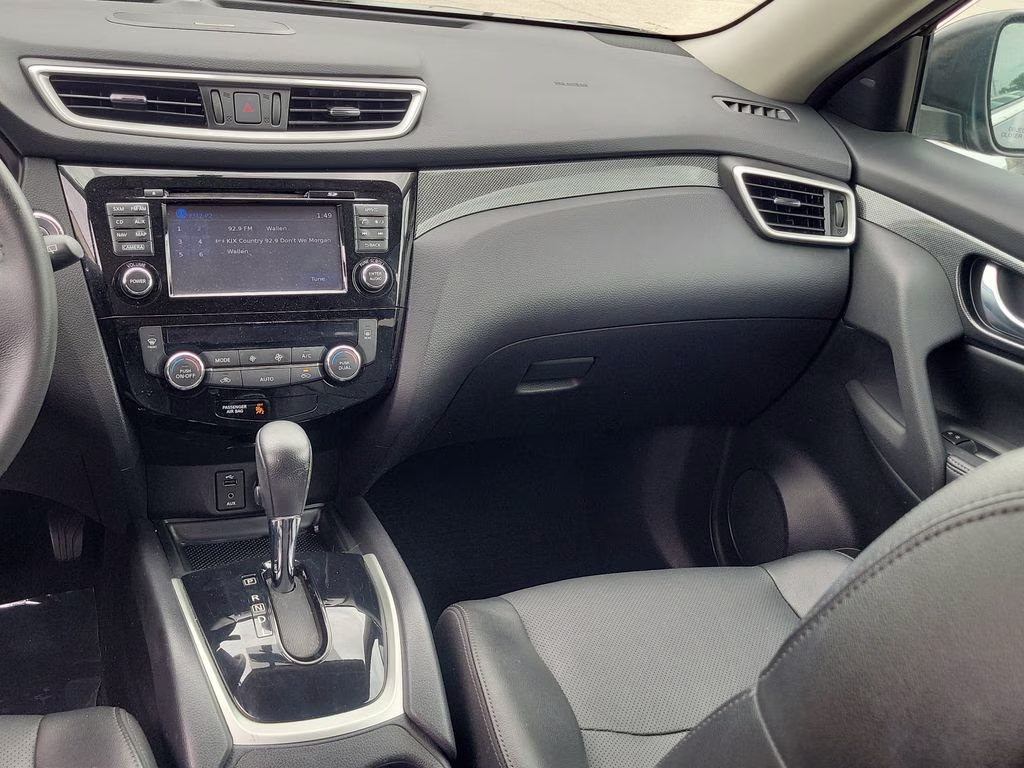 2016 Magnetic Black Nissan Rogue SL AWD SUV