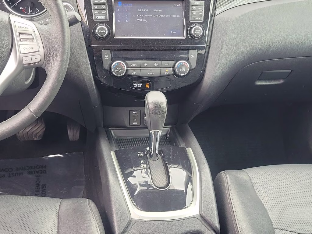 2016 Magnetic Black Nissan Rogue SL AWD SUV