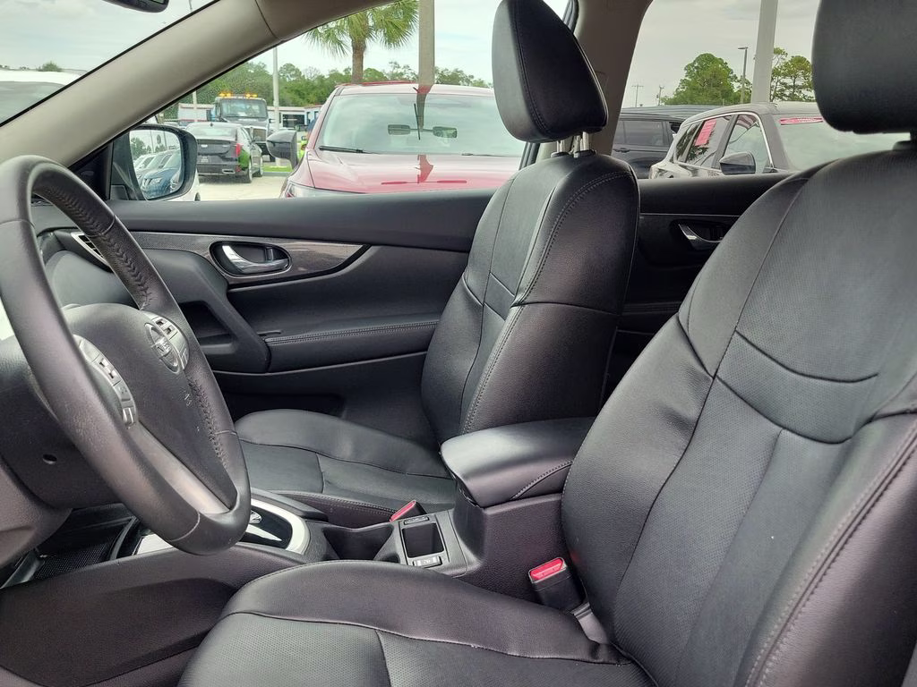 2016 Magnetic Black Nissan Rogue SL AWD SUV
