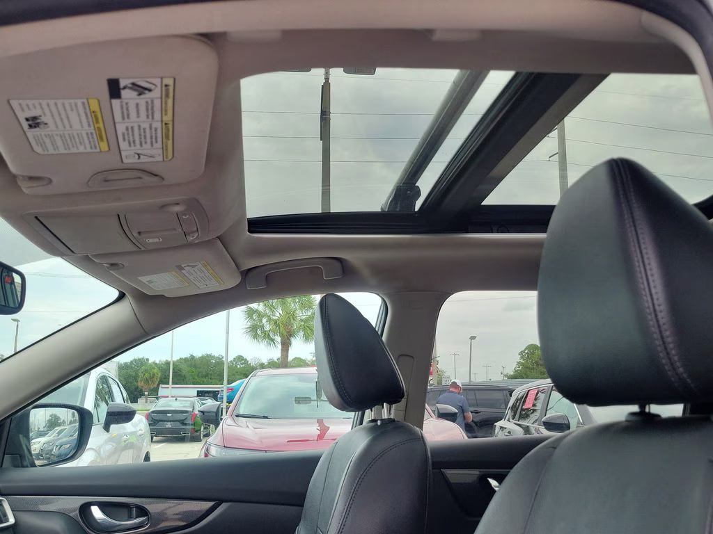 2016 Magnetic Black Nissan Rogue SL AWD SUV