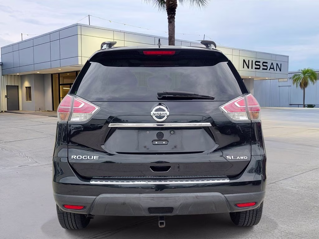 2016 Magnetic Black Nissan Rogue SL AWD SUV