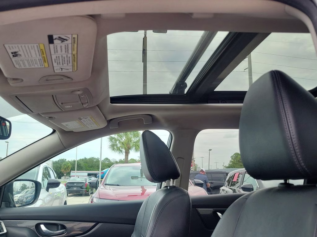 2016 Magnetic Black Nissan Rogue SL AWD SUV