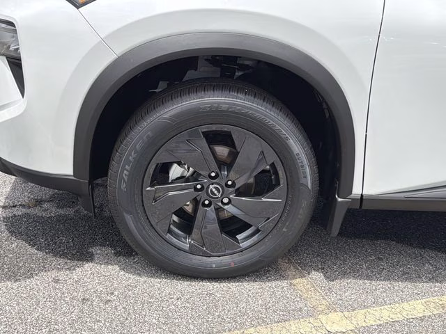 2026 Everest White Pearl Tricoat Nissan Rogue SV FWD SUV
