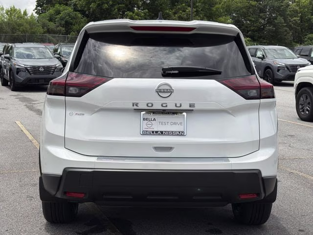 2026 Everest White Pearl Tricoat Nissan Rogue SV FWD SUV