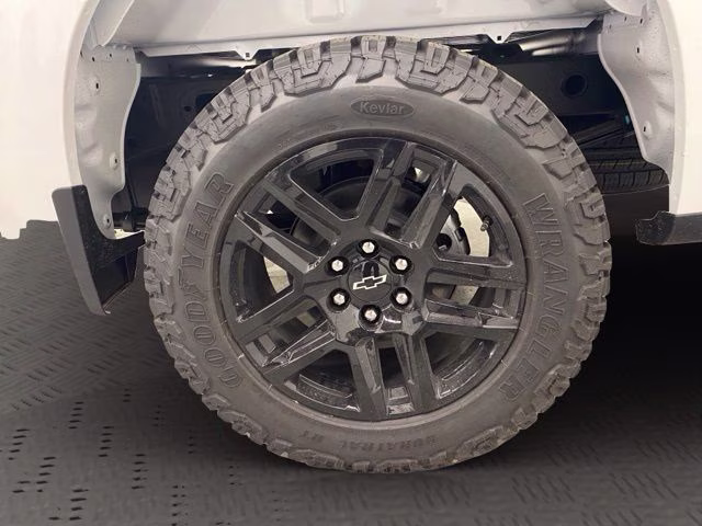 2026 Summit White Chevrolet Silverado 1500 Custom 4X4 Truck