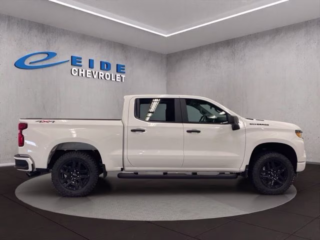 2026 Summit White Chevrolet Silverado 1500 Custom 4X4 Truck