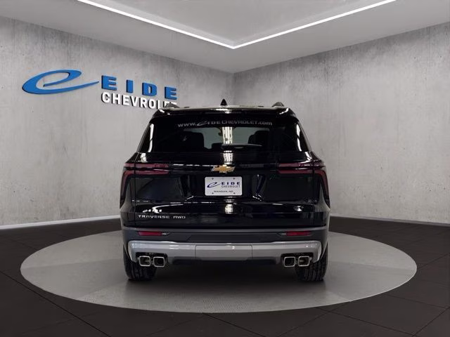 2026 Mosaic Black Metallic Chevrolet Traverse LT AWD SUV