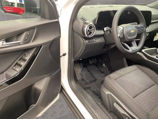 2026 Chevrolet Equinox LT - Photo 19