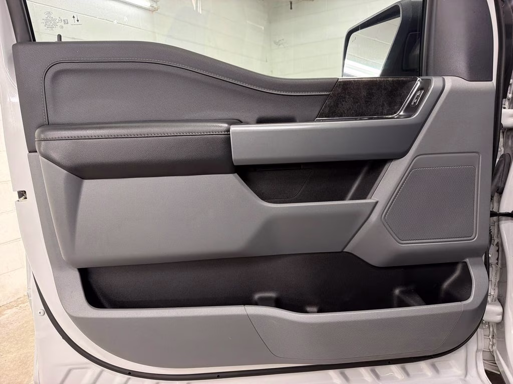 2023 Avalanche Ford F-150 XLT RWD Truck