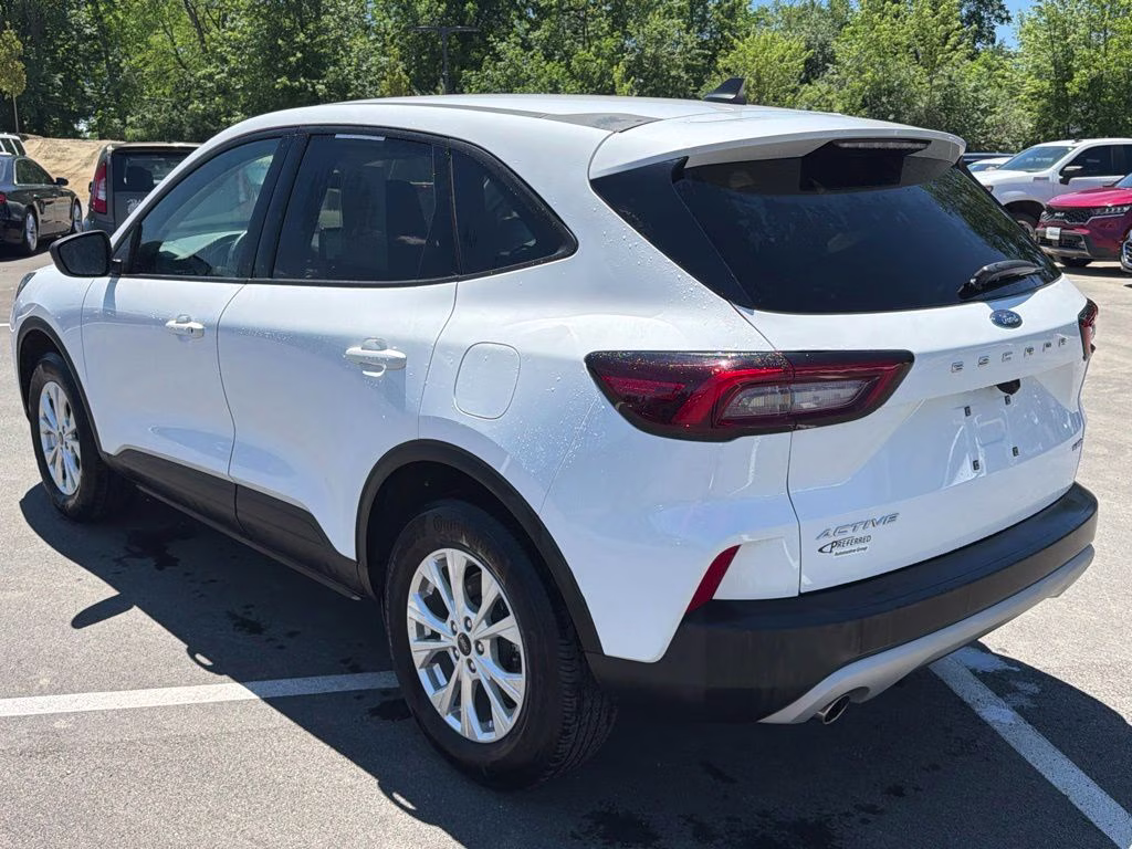 2025 Oxford White Ford Escape Active AWD SUV