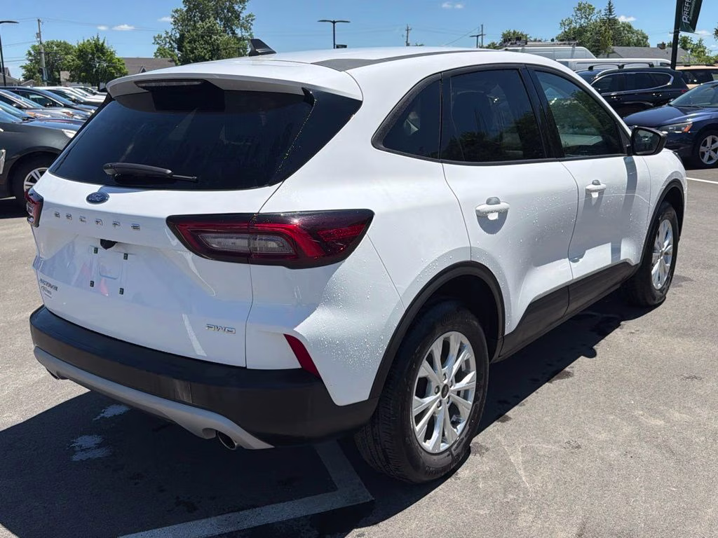 2025 Oxford White Ford Escape Active AWD SUV