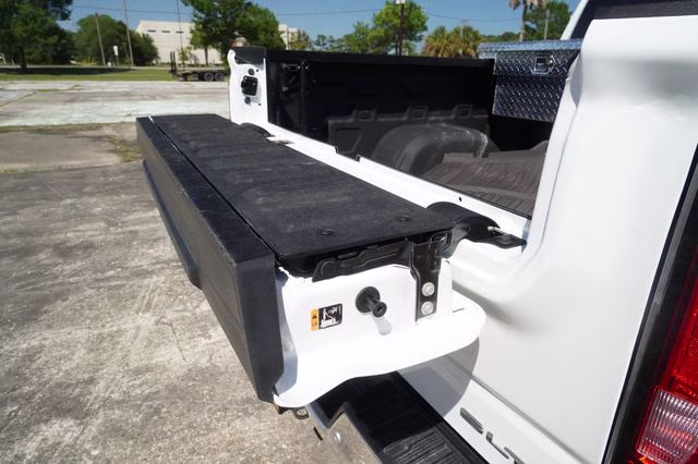 2025 Summit White GMC Sierra 1500 SLT 4X4 Truck