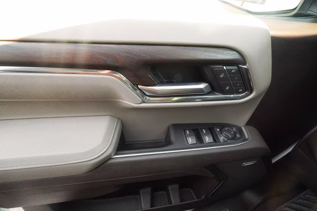 2025 Summit White GMC Sierra 1500 SLT 4X4 Truck