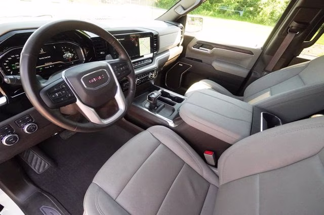 2025 Summit White GMC Sierra 1500 SLT 4X4 Truck