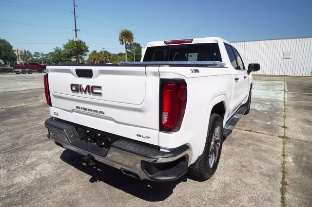 2025 Summit White GMC Sierra 1500 SLT 4X4 Truck