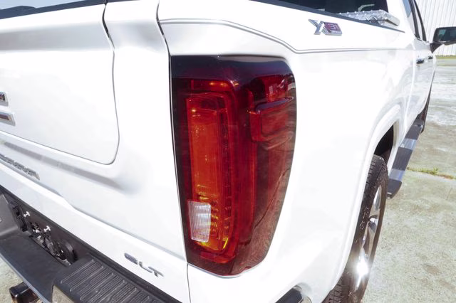 2025 Summit White GMC Sierra 1500 SLT 4X4 Truck